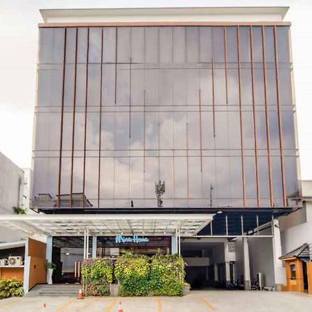 Mine Home Hotel Kebun Kawung Bandung Bagian luar foto