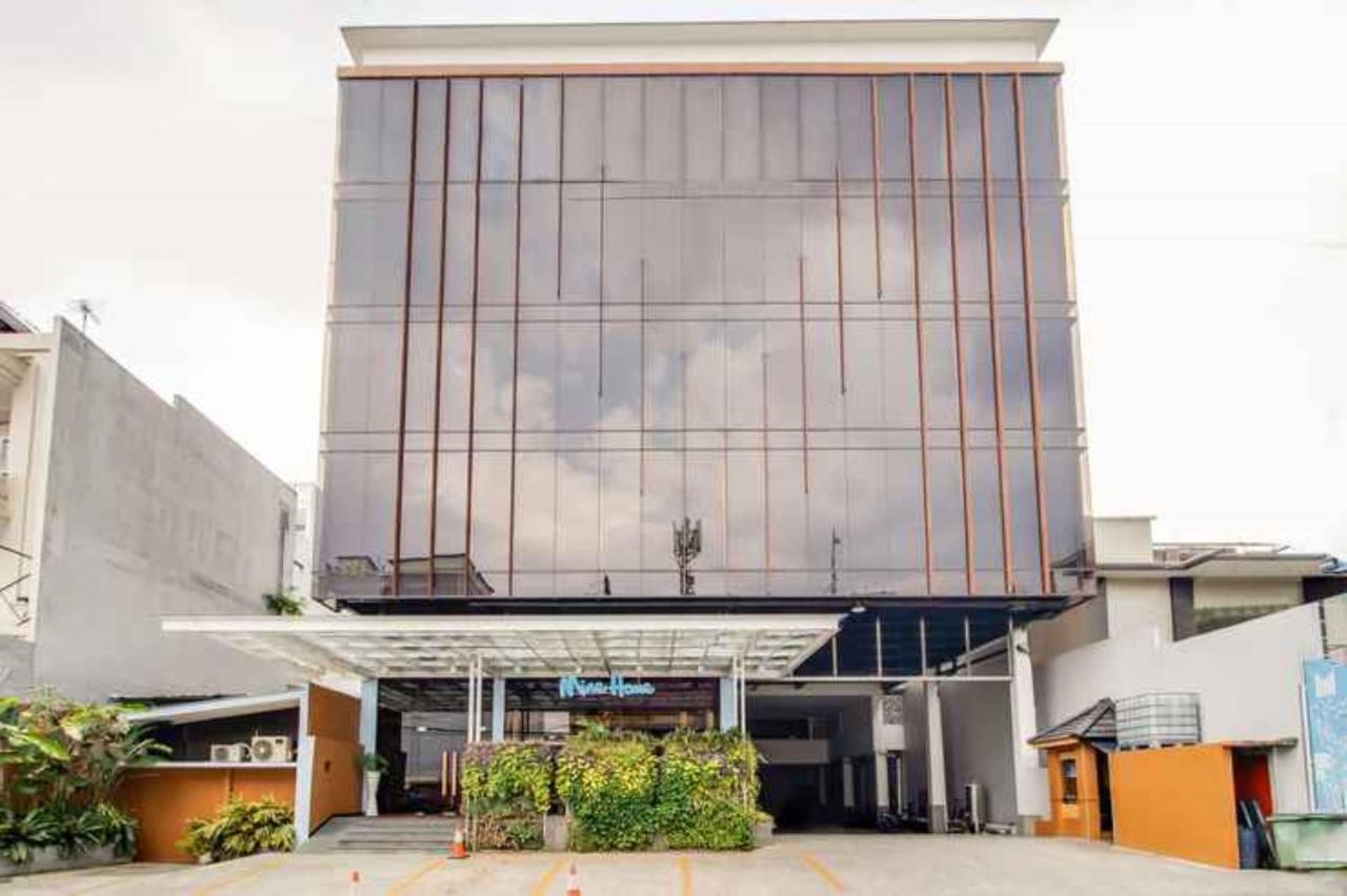 Mine Home Hotel Kebun Kawung Bandung Bagian luar foto